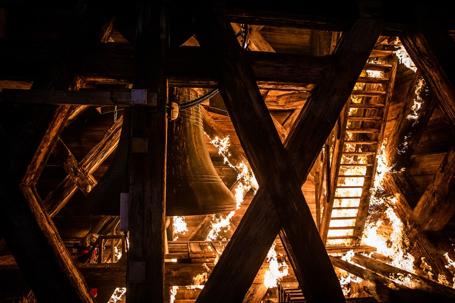 Notre-Dame płonie - lektor