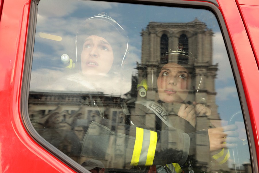 Notre-Dame płonie - lektor