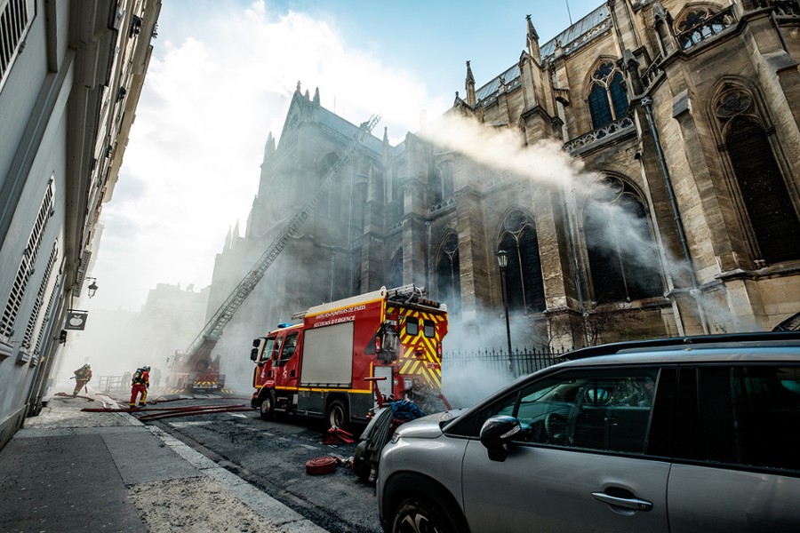 Notre-Dame płonie - lektor